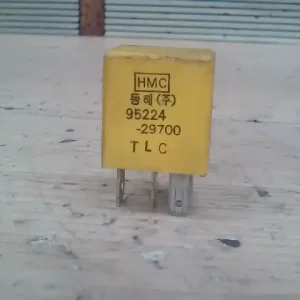 HYUNDAI H1 Relé bontott alkatrész Olcsóbb