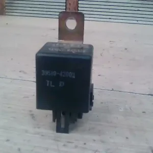 Rendeld meg most HYUNDAI H1 Relé bontott alkatrész