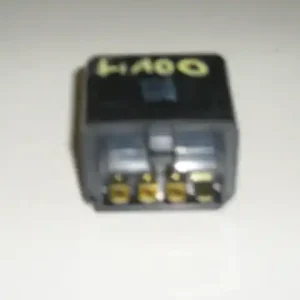 Utolsó esély HYUNDAI H100 Relé bontott alkatrész