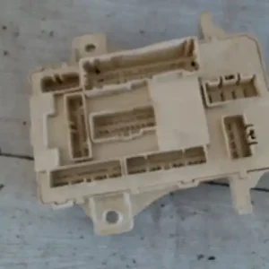 HYUNDAI I30 (FD) 2007.03-2012.02.28 Biztosítéktábla bcm bsi bsm sam gem modul utastér bontott alkatrész Vedd meg most