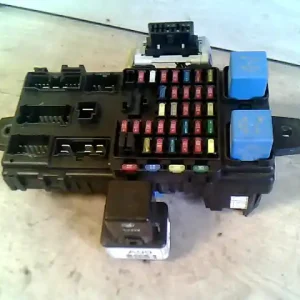 HYUNDAI Santa Fe 2001.03.01-2006.01.30 Biztosítéktábla bcm bsi bsm sam gem modul utastér bontott alkatrész Akciós ár