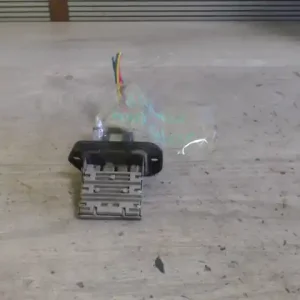 Expressz kézbesítés KIA PICANTO Fűtőmotor előtét ellenállás1.0 i bontott alkatrész