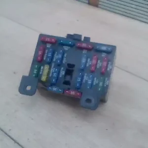 KIA PRIDE Biztosítéktábla bcm bsi bsm sam gem modul utastér 1.3i bontott alkatrész Kedvezmény