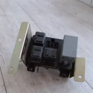 Biztonságos fizetés KIA SPORTAGE 1995.06-1998.03 Biztosítéktábla bcm bsi bsm sam gem modul2.0d bontott alkatrész