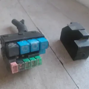 KIA SPORTAGE 2004.08-2010.10 Biztosítéktábla bcm bsi bsm sam gem modul motortér 2.0d bontott alkatrész Olcsóbb