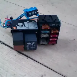 LANCIA LYBRA Biztosítéktábla bcm bsi bsm sam gem modul utastér bontott alkatrész Akciós ár