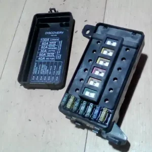 Olcsóbb LANDROVER DISCOVERY I. Biztosítéktábla bcm bsi bsm sam gem modul2.5tdi bontott alkatrész