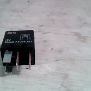 MAZDA 2 03.04-07.11 Relé bontott alkatrész Árengedmény