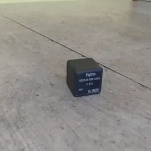 Ne maradj le MAZDA 3 03.10-06.06 Relé bontott alkatrész