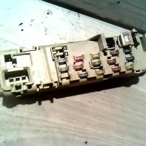 MAZDA 323 94-98 Biztosítéktábla bcm bsi bsm sam gem modul utastér 2.0 dbontott alkatrész Népszerű