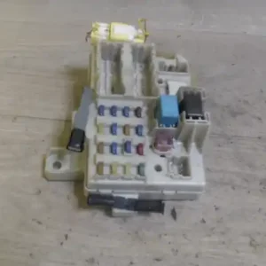 Vedd meg most MAZDA 6 02-05 Biztosítéktábla bcm bsi bsm sam gem modul utastér bontott alkatrész