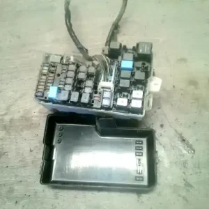 Legjobb ár MAZDA 5 (CR19) 2008.02.01-2010.08.31 Biztosítéktábla bcm bsi bsm sam gem modul motortér 1.8 b bontott alkatrész