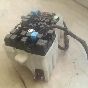 Árengedmény MAZDA 5 2005.06.01-2008.01.31 Biztosítéktábla bcm bsi bsm sam gem modulbontott alkatrész