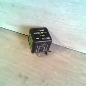 MAZDA 6 02-05 Relé bontott alkatrész Végkiárusítás