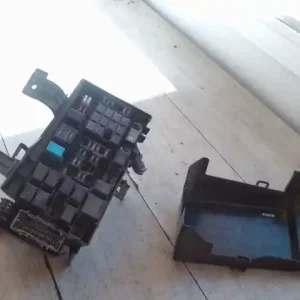 Árengedmény MAZDA 6 05-08 Biztosítéktábla bcm bsi bsm sam gem modul motortér 2.0d bontott alkatrész