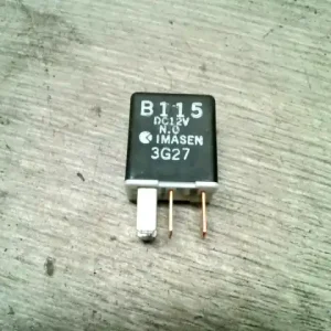 Kedvezmény MAZDA 6 02-05 Relé bontott alkatrész