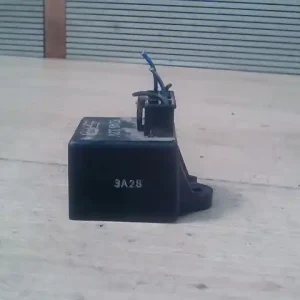 MAZDA E2200 Relé bontott alkatrész Alacsony ár