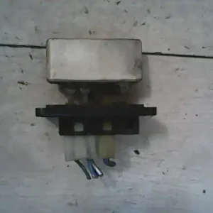 Rendeld meg most MAZDA MPV 96-99 Fűtőmotor előtét ellenállásbontott alkatrész