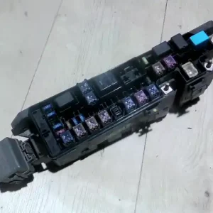 MAZDA MPV 99-05 Biztosítéktábla bcm bsi bsm sam gem modul2.0i bontott alkatrész Olcsó