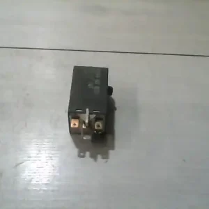 MAZDA E2200 Ablaktörlő relé bontott alkatrész Korlátozott ajánlat