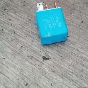 MAZDA MPV 99-05 Relé bontott alkatrész Vedd meg online