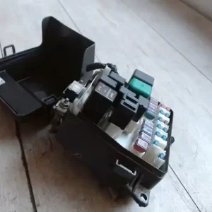 Legnépszerűbb MAZDA PREMACY 99.01-05.10 Biztosítéktábla bcm bsi bsm sam gem modul motortér 2.0d bontott alkatrész