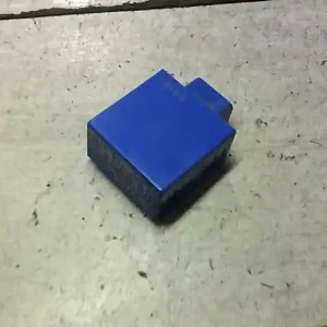 MAZDA PREMACY 99.01-05.10 Relé bontott alkatrész Outlet