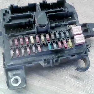 MAZDA Tribute 2001.01.01-2007.12.31 Biztosítéktábla bcm bsi bsm sam gem modul utastér 2.0i bontott alkatrész Gyors szállítás