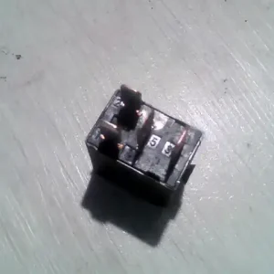 Biztonságos vásárlás MERCEDES A W168 1997.10.01-2001.04.30 Relé 1.6i bontott alkatrész