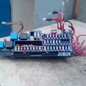 MERCEDES A W168 1997.10.01-2001.04.30 Biztosítéktábla bcm bsi bsm sam gem modul utastér bontott alkatrész Különleges ajánlat