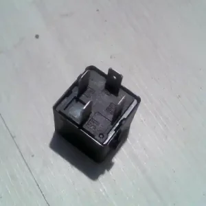 MERCEDES A W168 1997.10.01-2001.04.30 Relé 1.6i bontott alkatrész Árcsökkenés