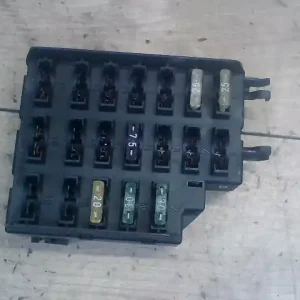 MERCEDES C (W202) 1993-2000 Biztosítéktábla bcm bsi bsm sam gem modul utastér 2.0i bontott alkatrész Olcsó