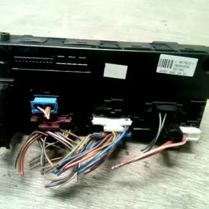 MERCEDES E (W210) 99.07.01-02.04.30 Biztosítéktábla bcm bsi bsm sam gem modulbontott alkatrész Azonnal elérhető