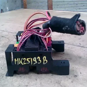 MERCEDES E(W211) 2002.04.01-2006.06.30 Biztosítéktábla bcm bsi bsm sam gem modul utastér bontott alkatrész Csak ma