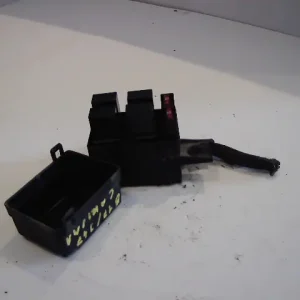 Akciós ár MITSUBISHI CARISMA 95.05-99.07 Biztosítéktábla bcm bsi bsm sam gem modul4 fekete relébontott alkatrész