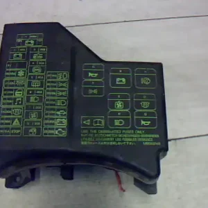 MITSUBISHI CARISMA 95.05-99.07 Biztosítéktábla bcm bsi bsm sam gem modul motortér motortér bontott alkatrész Népszerű