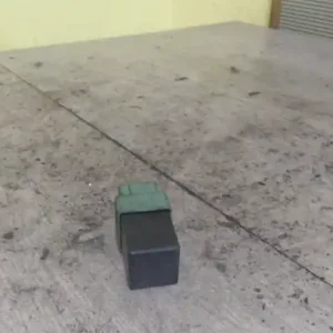 Azonnal elérhető MITSUBISHI CARISMA 95.05-99.07 Relé bontott alkatrész