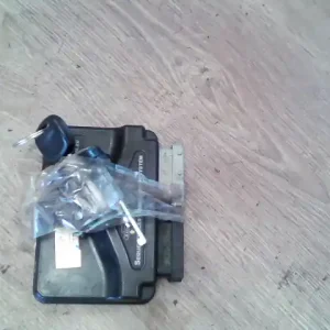 Alacsony ár MITSUBISHI COLT 96-98 Motorvezérlő egység ecu pcm modul kulcs van bontott alkatrész