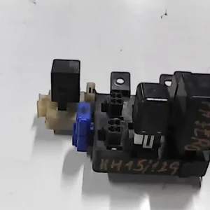 Azonnal elérhető MITSUBISHI PAJERO 91-97 Biztosítéktábla bcm bsi bsm sam gem modul relé bontott alkatrész