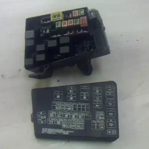 Outlet MITSUBISHI Space Star 2000.09.01-2004.12.03 Biztosítéktábla bcm bsi bsm sam gem modul motortér 1.3ibontott alkatrész