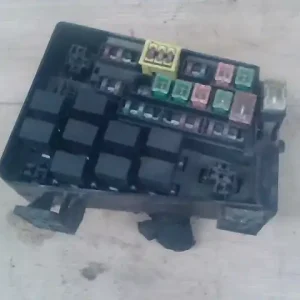 MITSUBISHI Space Star 2000.09.01-2004.12.03 Biztosítéktábla bcm bsi bsm sam gem modul motortér 1.9did bontott alkatrész Bestseller