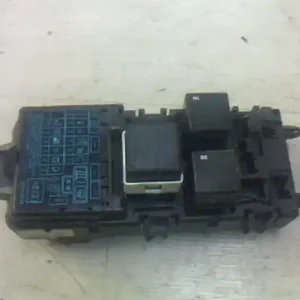 Legkelendőbb MITSUBISHI Space Star 2000.09.01-2004.12.03 Biztosítéktábla bcm bsi bsm sam gem modul utastér bontott alkatrész