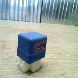 Kedvezményes ár NISSAN MAXIMA A33 1999.04- Relé bontott alkatrész