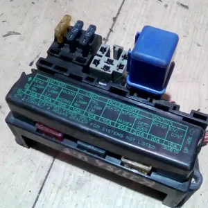 Outlet NISSAN MICRA K10 82.10-92.12 Biztosítéktábla bcm bsi bsm sam gem modul utastér 1.0i bontott alkatrész