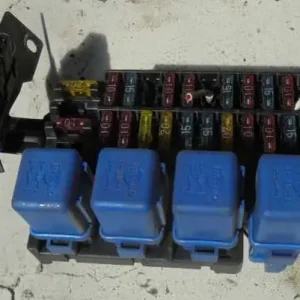 Korlátozott ajánlat NISSAN SUNNY N14 91.03-95.09 Biztosítéktábla bcm bsi bsm sam gem modulbontott alkatrész