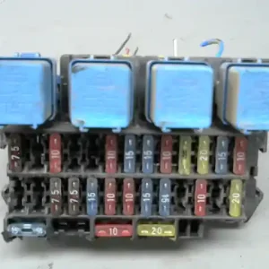 NISSAN VANETTE CARGO Biztosítéktábla bcm bsi bsm sam gem modulbontott alkatrész Vásárlói kedvenc