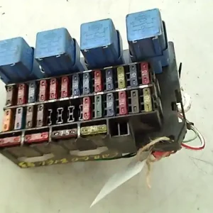 Árcsökkenés NISSAN VANETTE CARGO Biztosítéktábla bcm bsi bsm sam gem modulbontott alkatrész