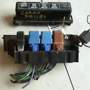 NISSAN VANETTE CARGO Biztosítéktábla bcm bsi bsm sam gem modul relé bontott alkatrész Prémium