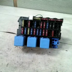 NISSAN VANETTE CARGO Biztosítéktábla bcm bsi bsm sam gem modul utastér 2.3d bontott alkatrész Újdonság