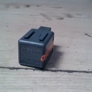 Vedd meg online NISSAN X-TRAIL T30 2001.06.01-2007.02.28 Relé bontott alkatrész